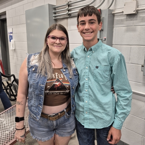 Meet your Posher, Shelby Briana - Picture 7 of 10